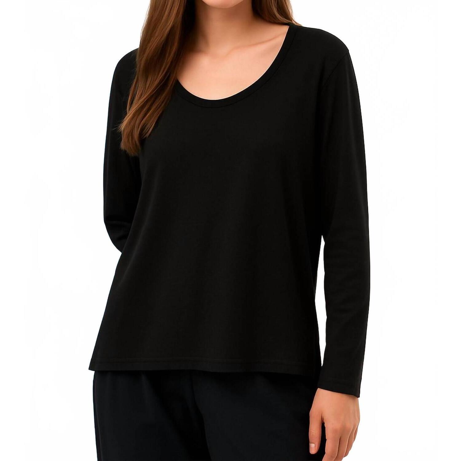 New French Kyss Solid V-Neck Top In Black